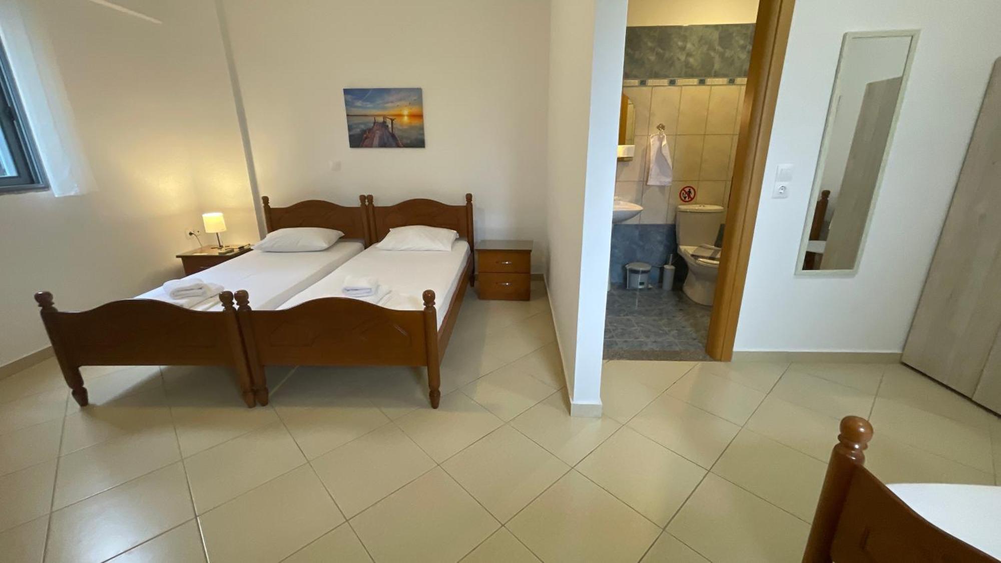 Tasos Rooms Himare Exterior photo