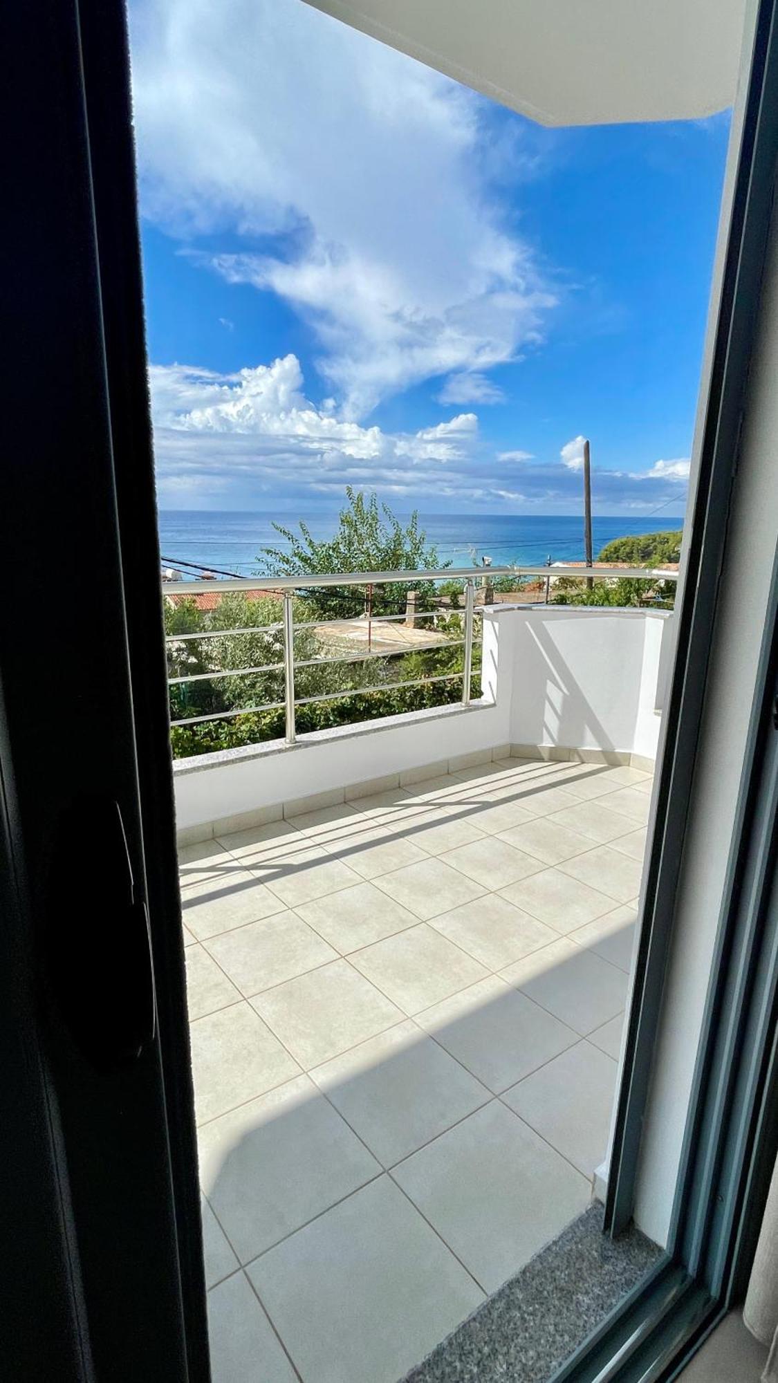Tasos Rooms Himare Exterior photo